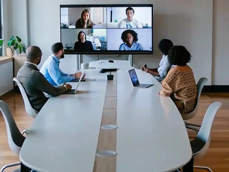 Digitale kamerbestuur: die oplossing van die besprekingsprobleem vir vergader...